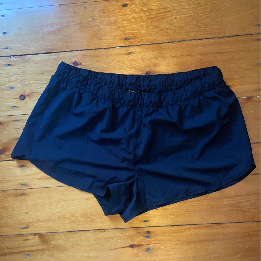 NWOT. Mid-Rise StretchTech Run Shorts for Women 3” inseam - Picture 3 of 6